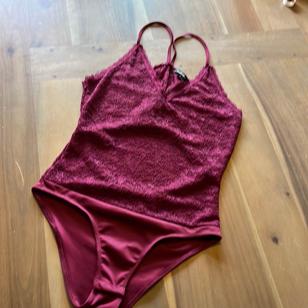 Bodysuit in maroon!